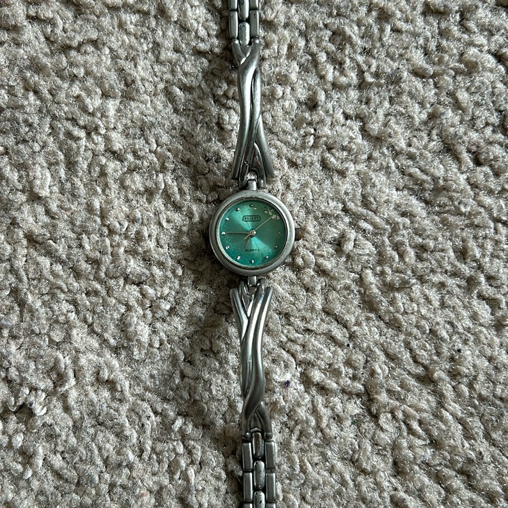 Regent women’s vintage Y2K bracelet watch color: silver/teal‎ length: 7 inches